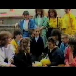 Aprilke – Grad krovova šarenih